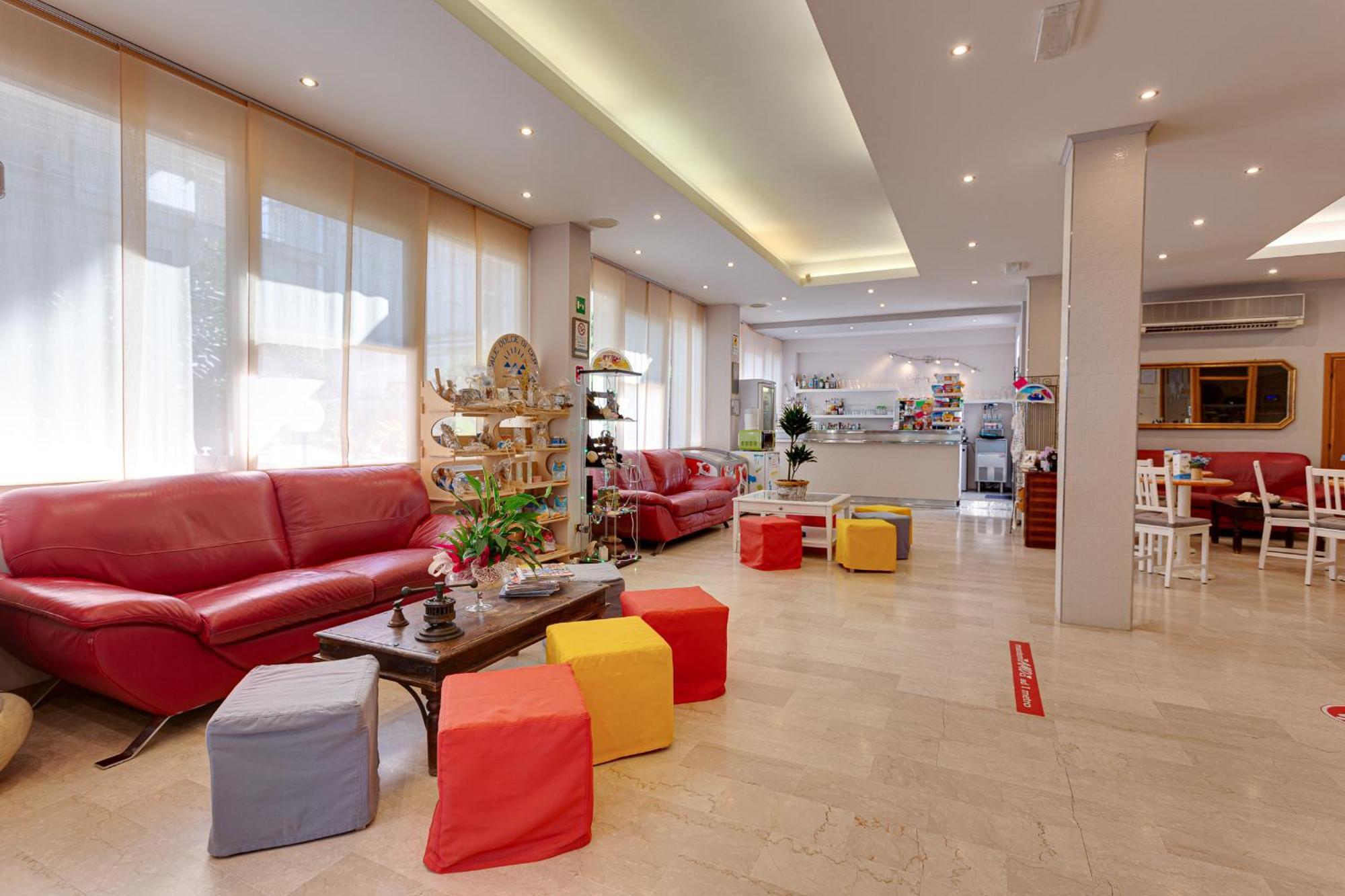 Hotel Kiss Cesenatico Buitenkant foto